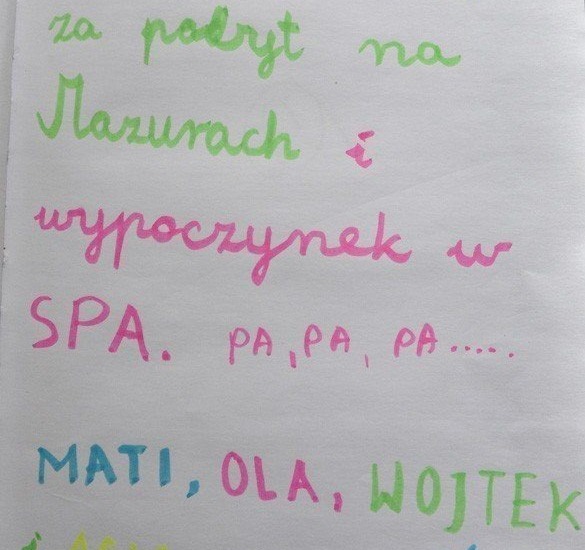 Kolorowy, ręcznie napisany liścik dziękujący za pobyt na Mazurach i wypoczynek w SPA, podpisany przez gości