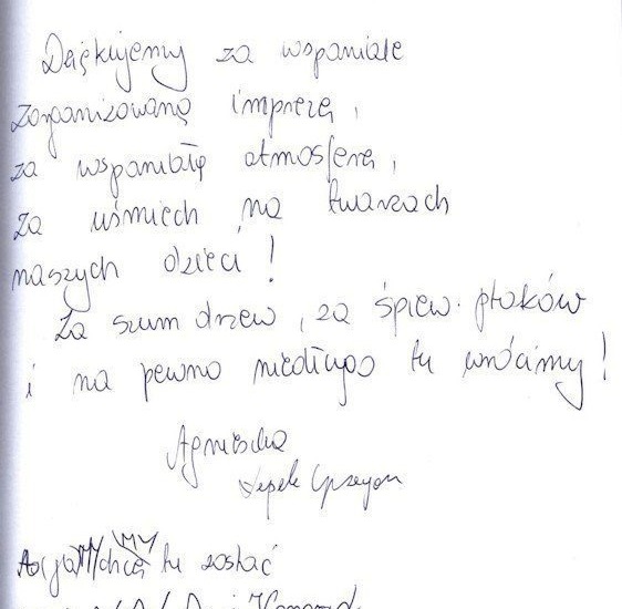 Wpis w księdze gości z podziękowaniem za zorganizowaną imprezę, ciepłą atmosferę i uśmiechy dzieci; data 03.06.2013, podpisy.