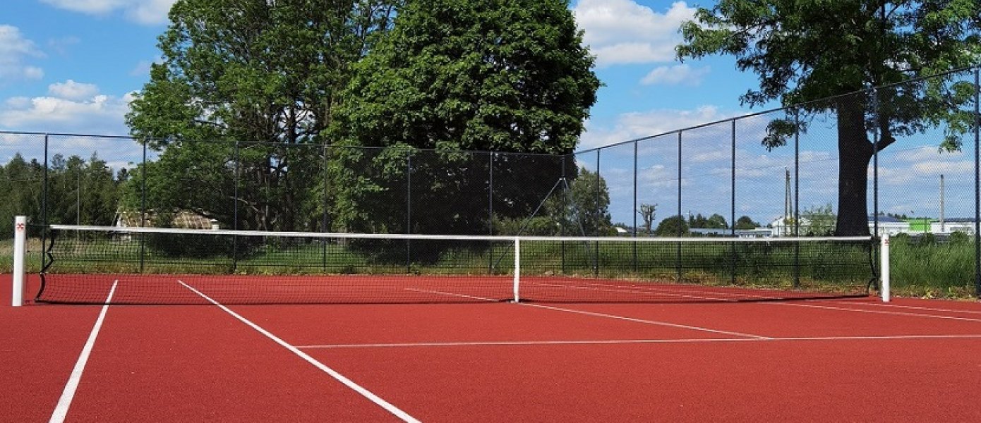Zamek Janów Podlaski - kort tenisowy